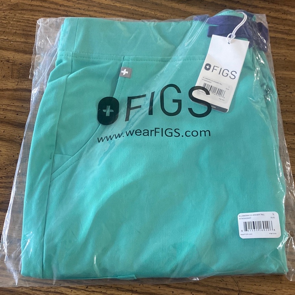 NWT figs Zamora surgical green